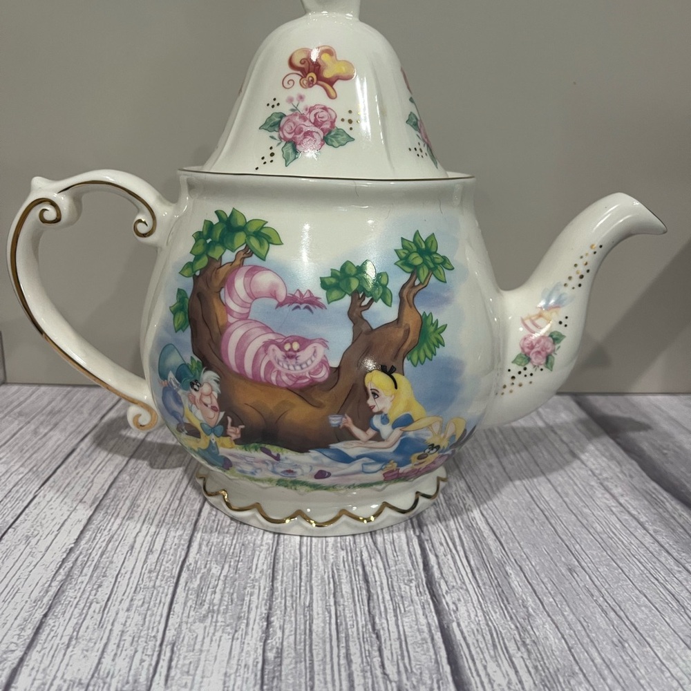 Disney White and Gold Alice in Wonderland Teapot